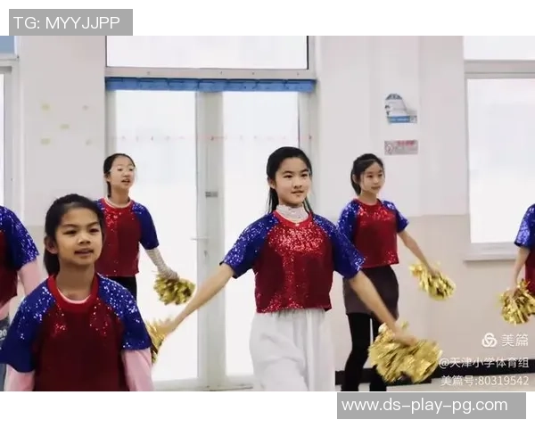 小学足球宝贝舞蹈展现青春活力与团队精神的完美结合 小学足球宝贝舞蹈展现青春活力与团队精神的完美结合