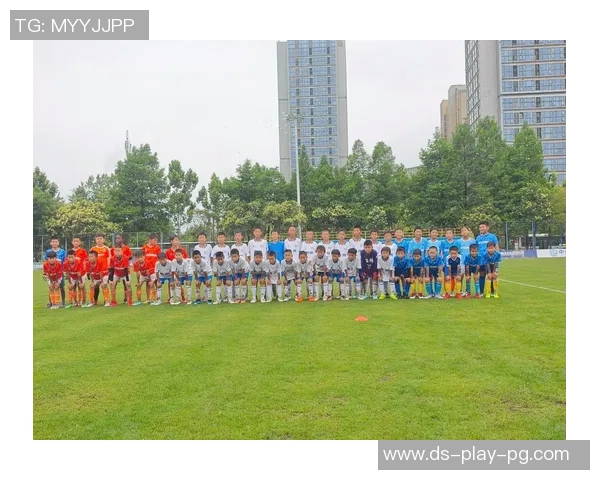 足球的魅力与文化影响力探讨：从激情到团结的全球现象